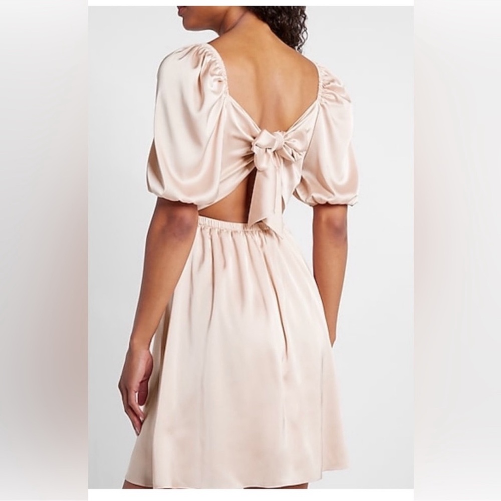 Express Satin Twist Front Light Pink / Blush size M - Picture 6 of 7